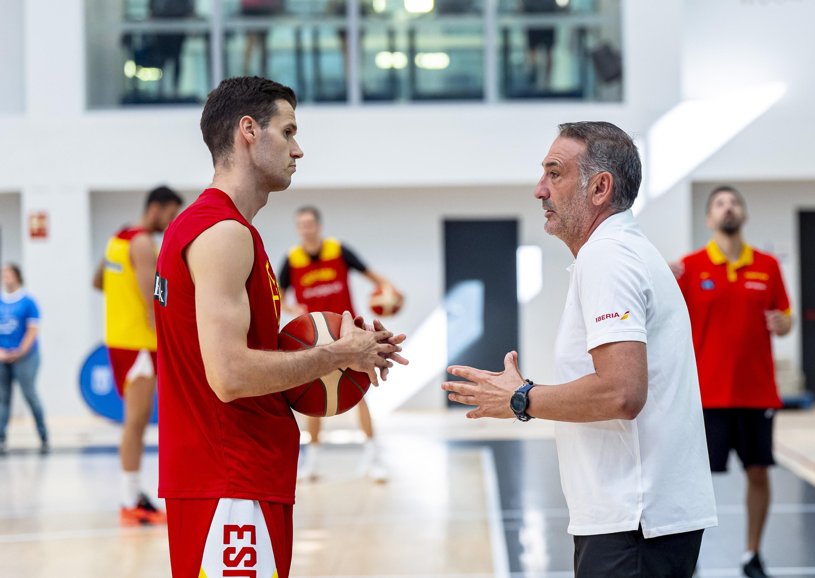 España vuelve a trabajar en Madrid con Alberto Díaz y Yankuba Sima España vuelve a trabajar en Madrid con Alberto Díaz y Yankuba Sima