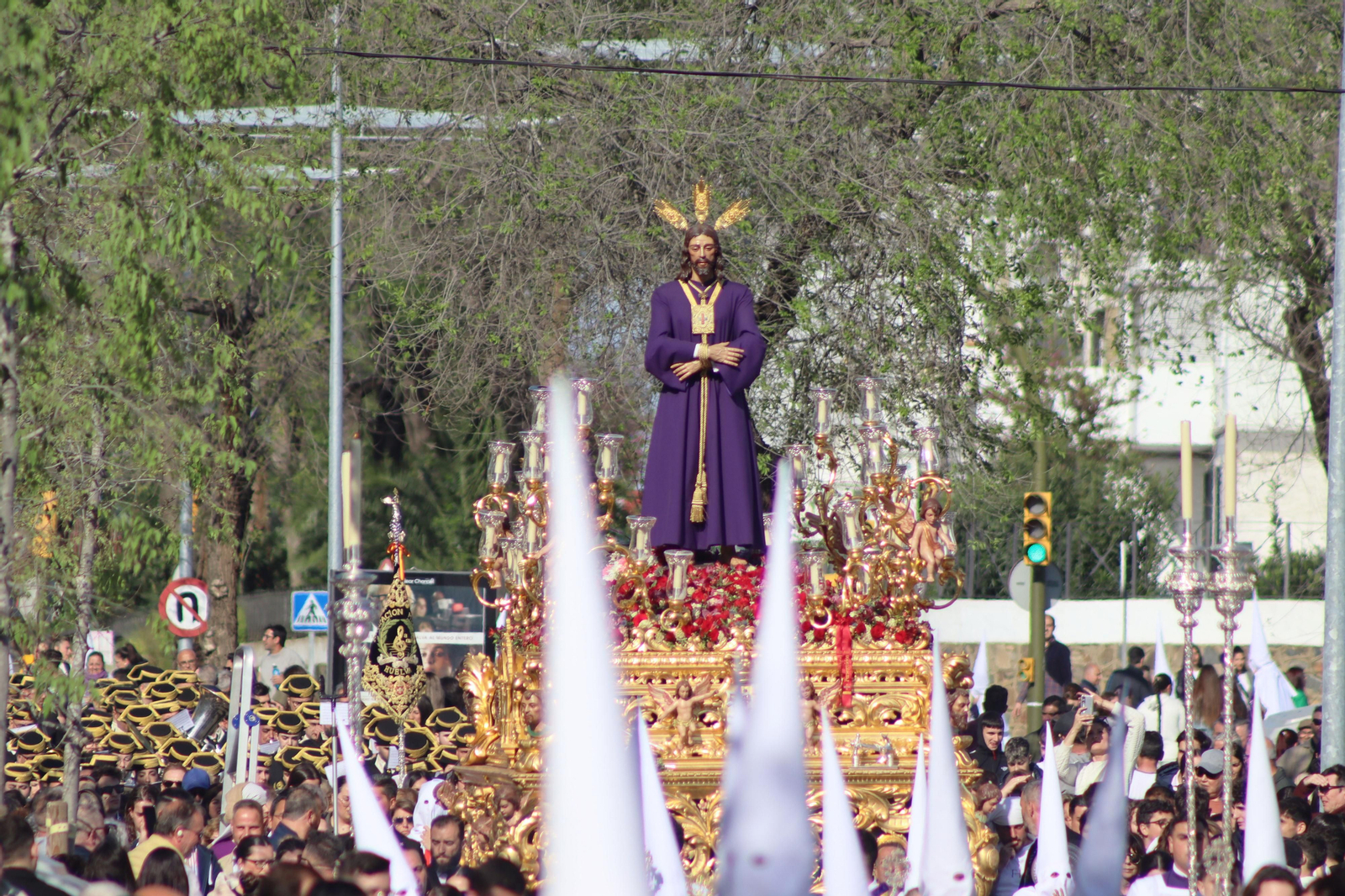 Las mejores imágenes del lunes Santo en Huelva: Hermandad del Cautivo