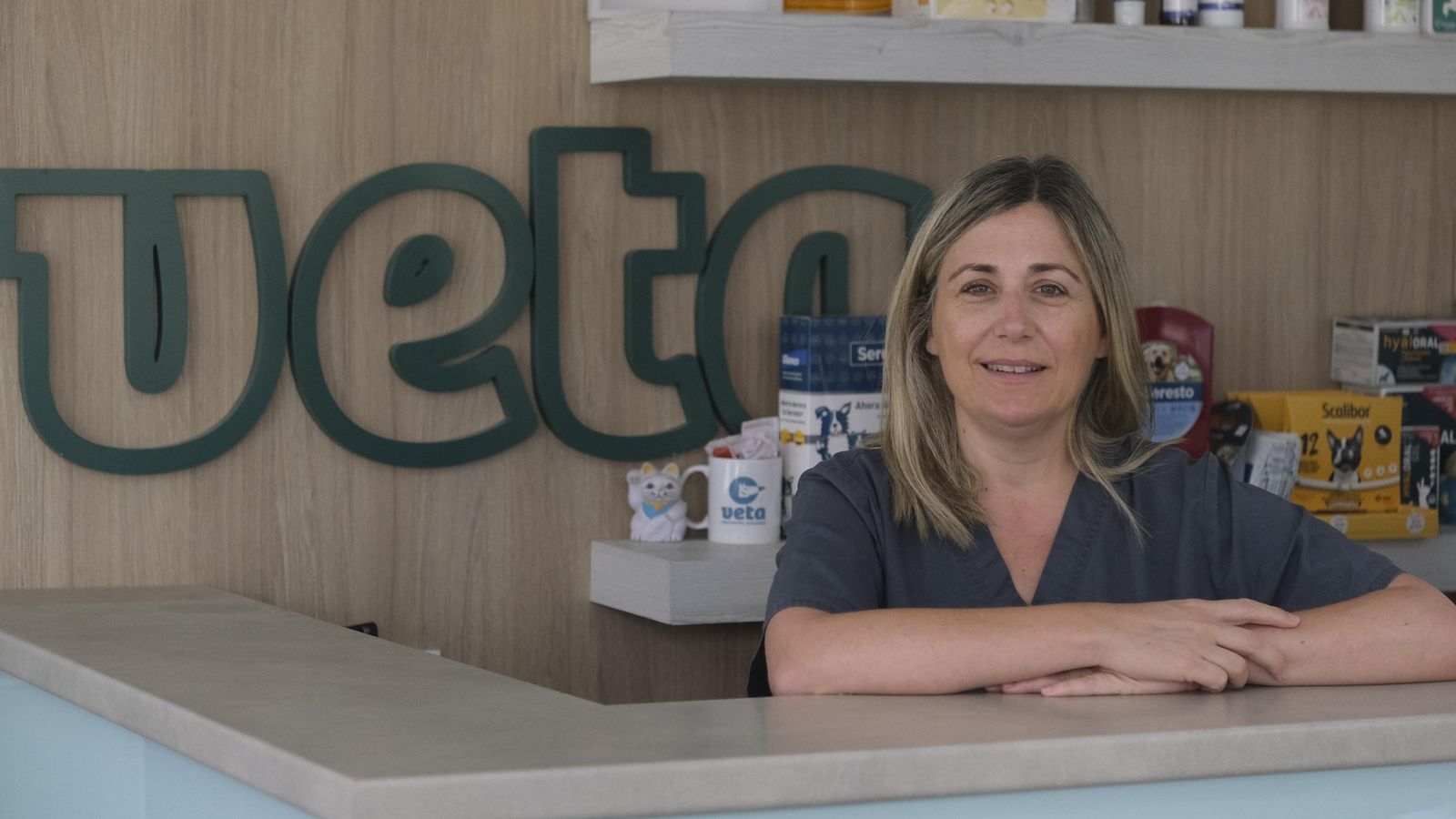 María José Delgado, en la recepción de la clínica Veta.