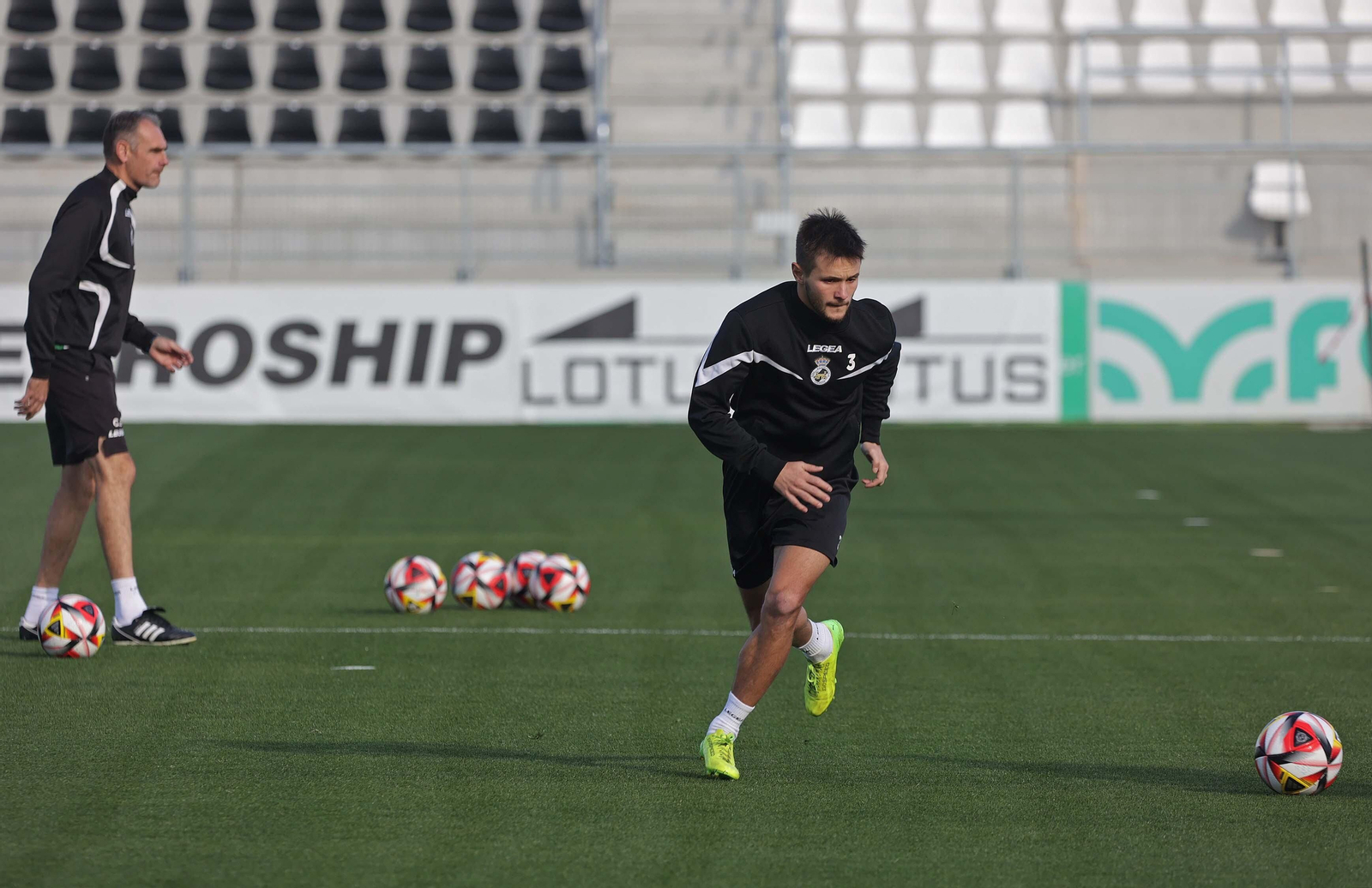 La vuelta a los entrenamientos de la Balona después del descanso de Navidad, en imágenes