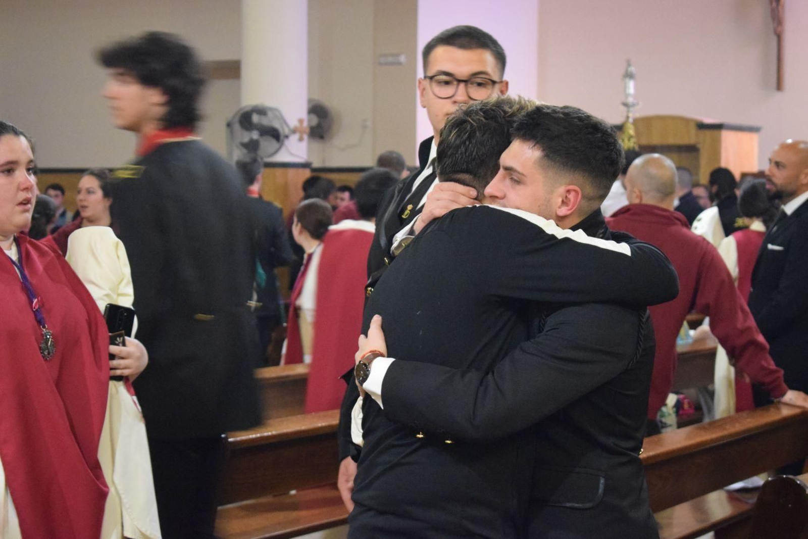 En imágenes: La lluvia suspende el Lunes Santo en cuestión de horas