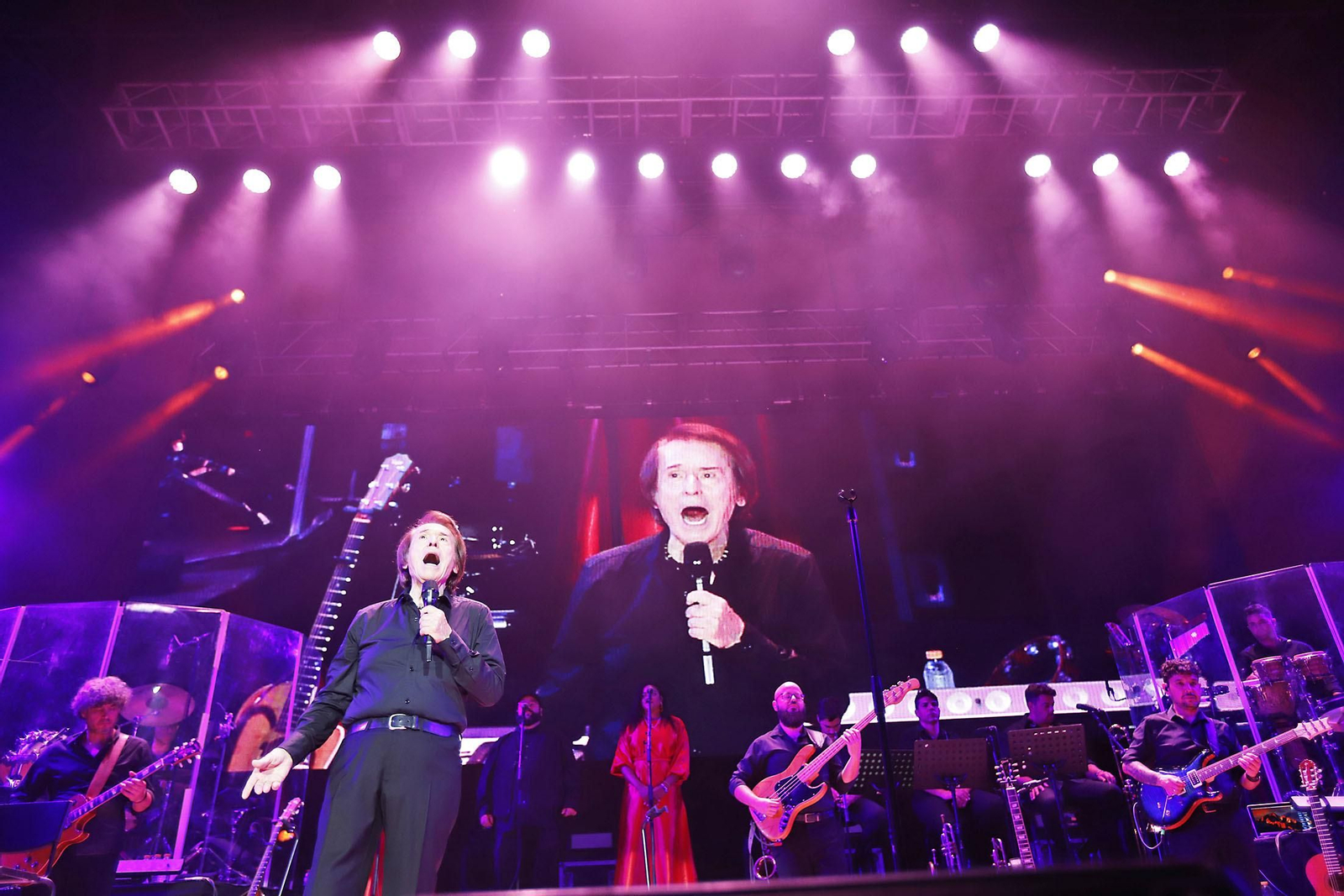 Imágenes del concierto de Rafael en el foro Iberoamericano de La Rábida