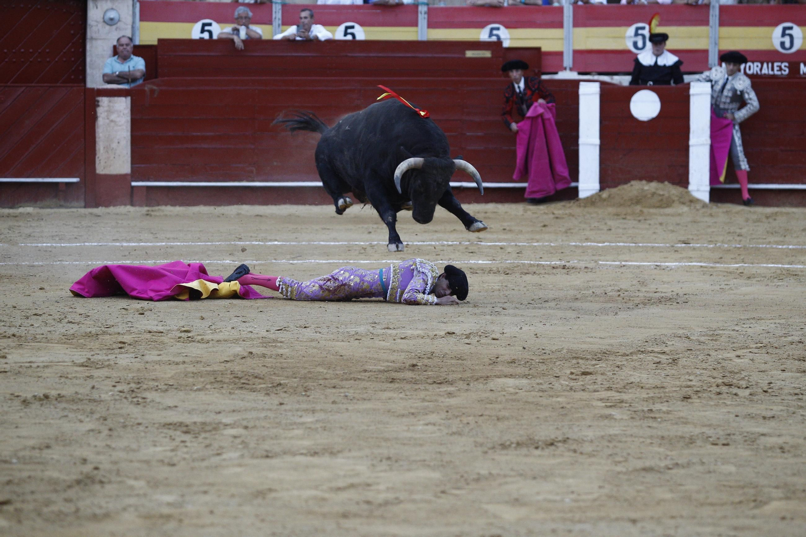 Imágenes de la novillada de la Feria de Almería 2025