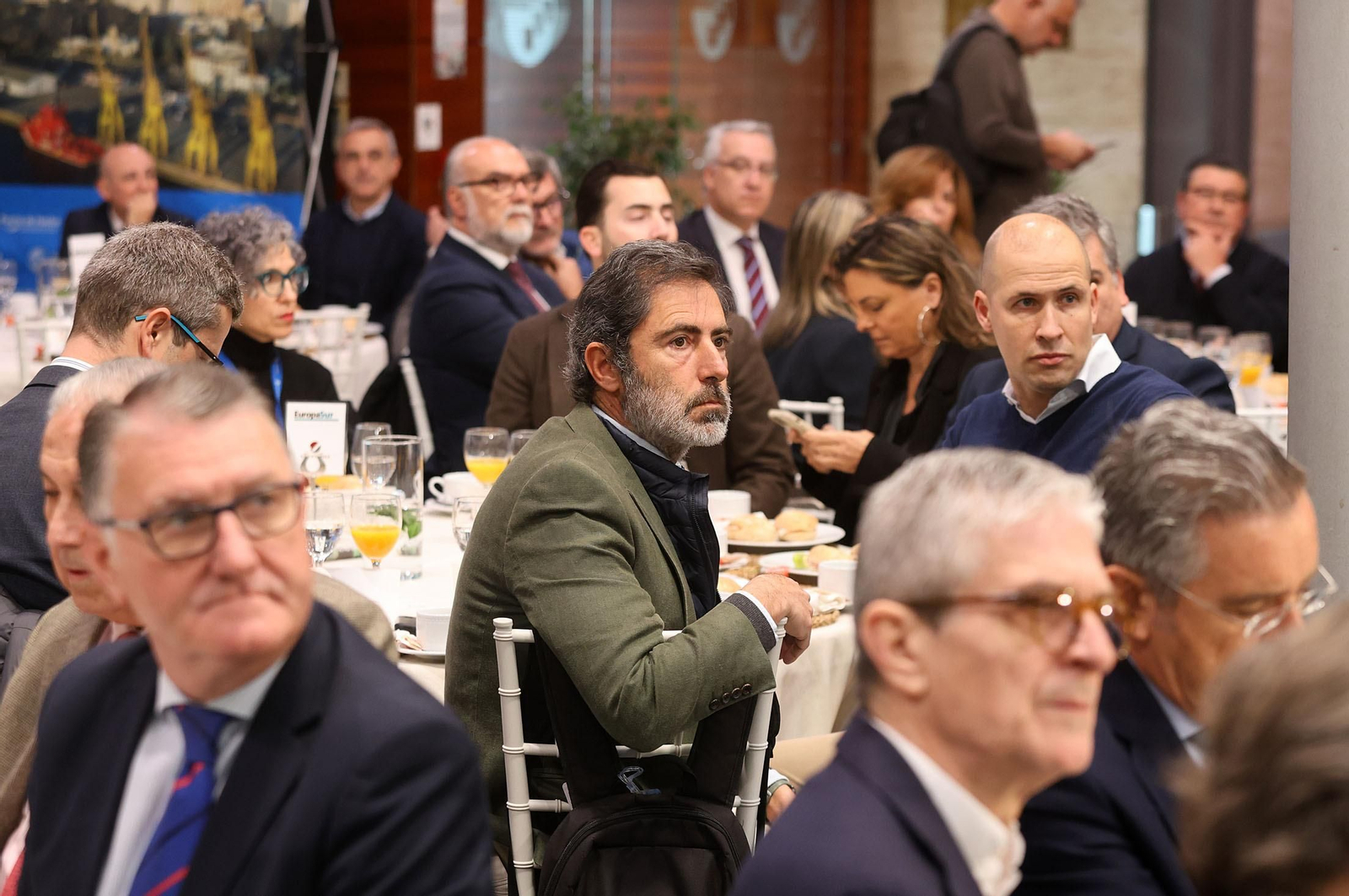 Imágenes del desayuno-coloquio con Jorge Paradela en el Foro Joly Andalucía celebrado en Huelva