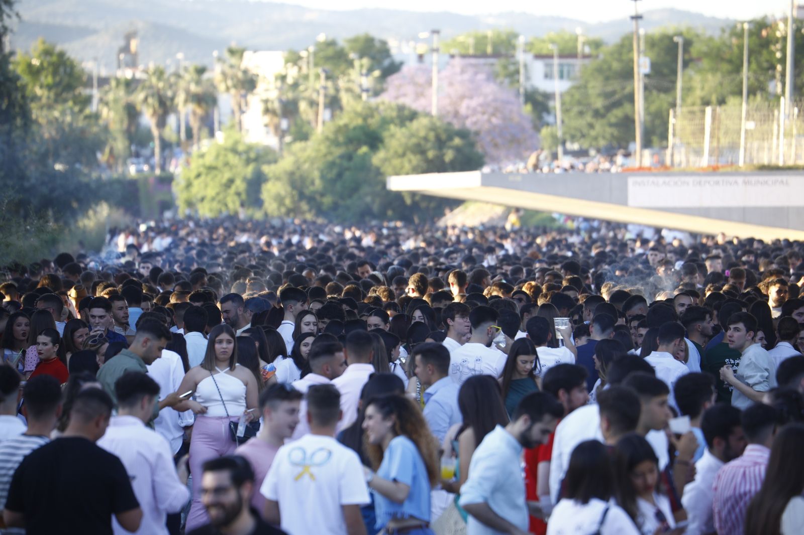 Feria de Córdoba: Las imágenes del botellón multitudinario, en imágenes