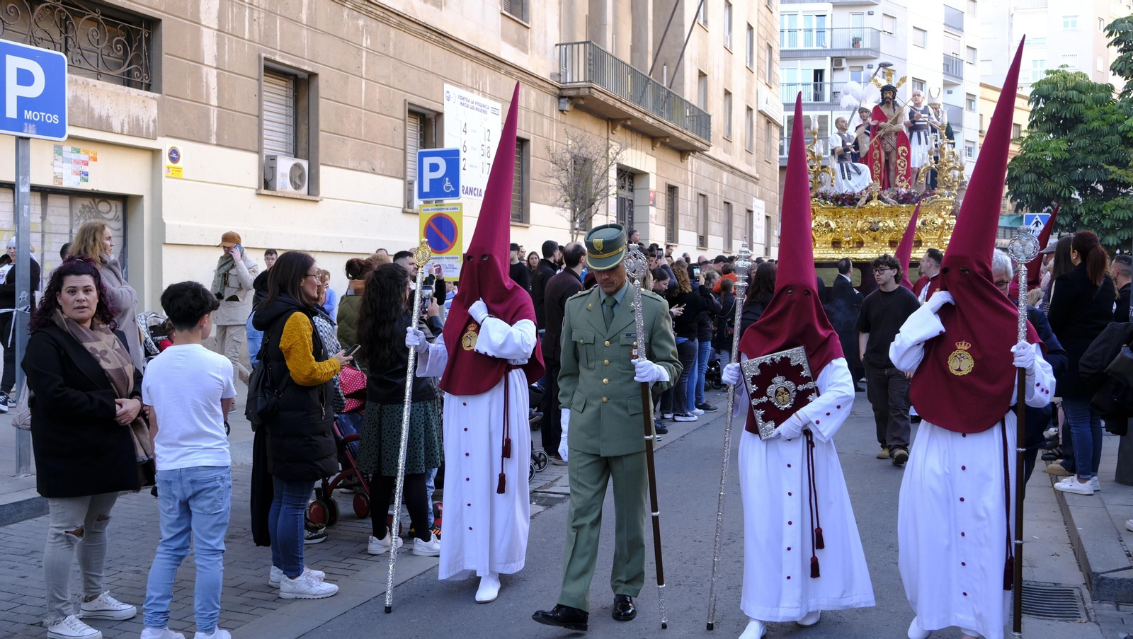 Coronación desaría al viento en su estación de Penitencia