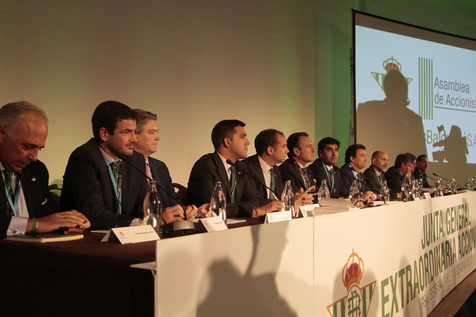 Las Junta General de Accionistas del Betis, en imágenes
