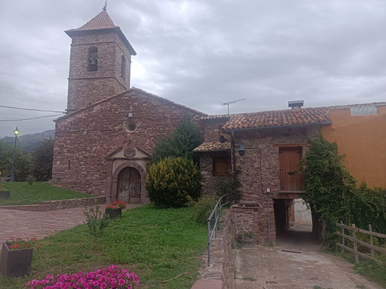 Iglesia de Montanuy.