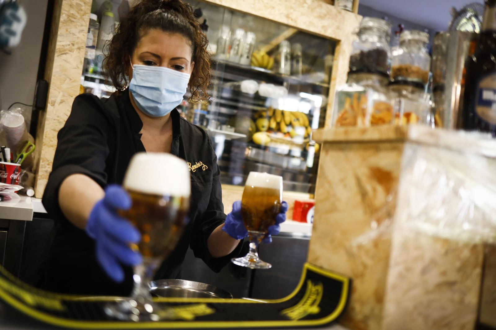 Todo lo que vuelve a Granada con la fase 3: viajes, campamentos, tapeo en la barra, cines...