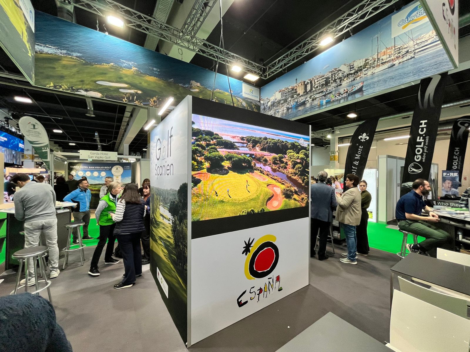 Turismo de golf en el salón Golf Messe de Zúrich (Suiza).