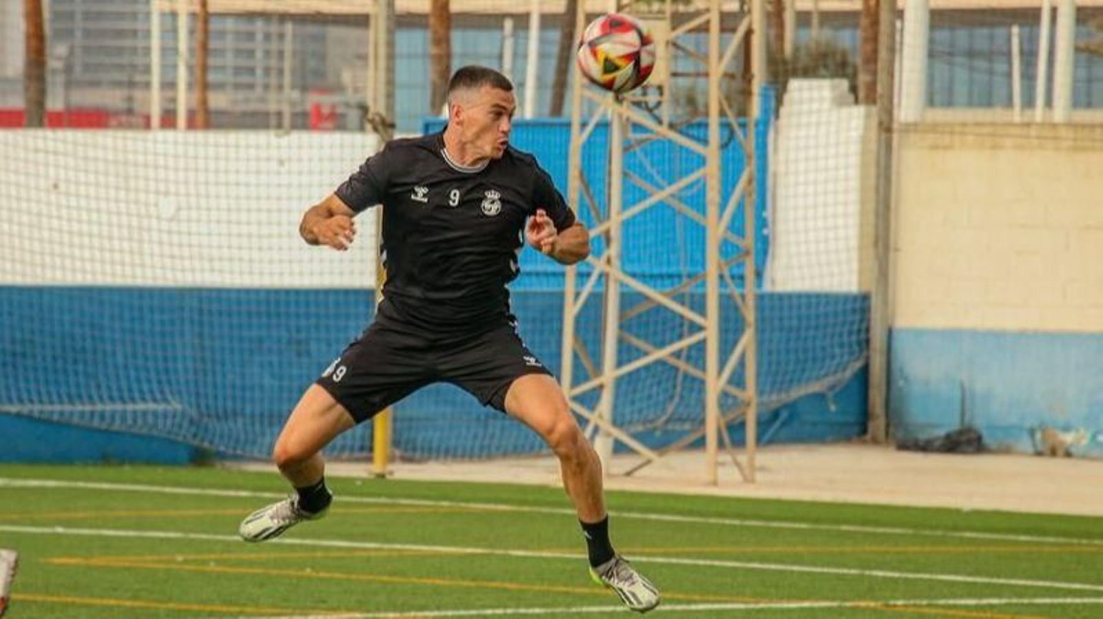 Jack Harper, repuesto del susto del partidillo ante la Balona B, en un entrenamiento