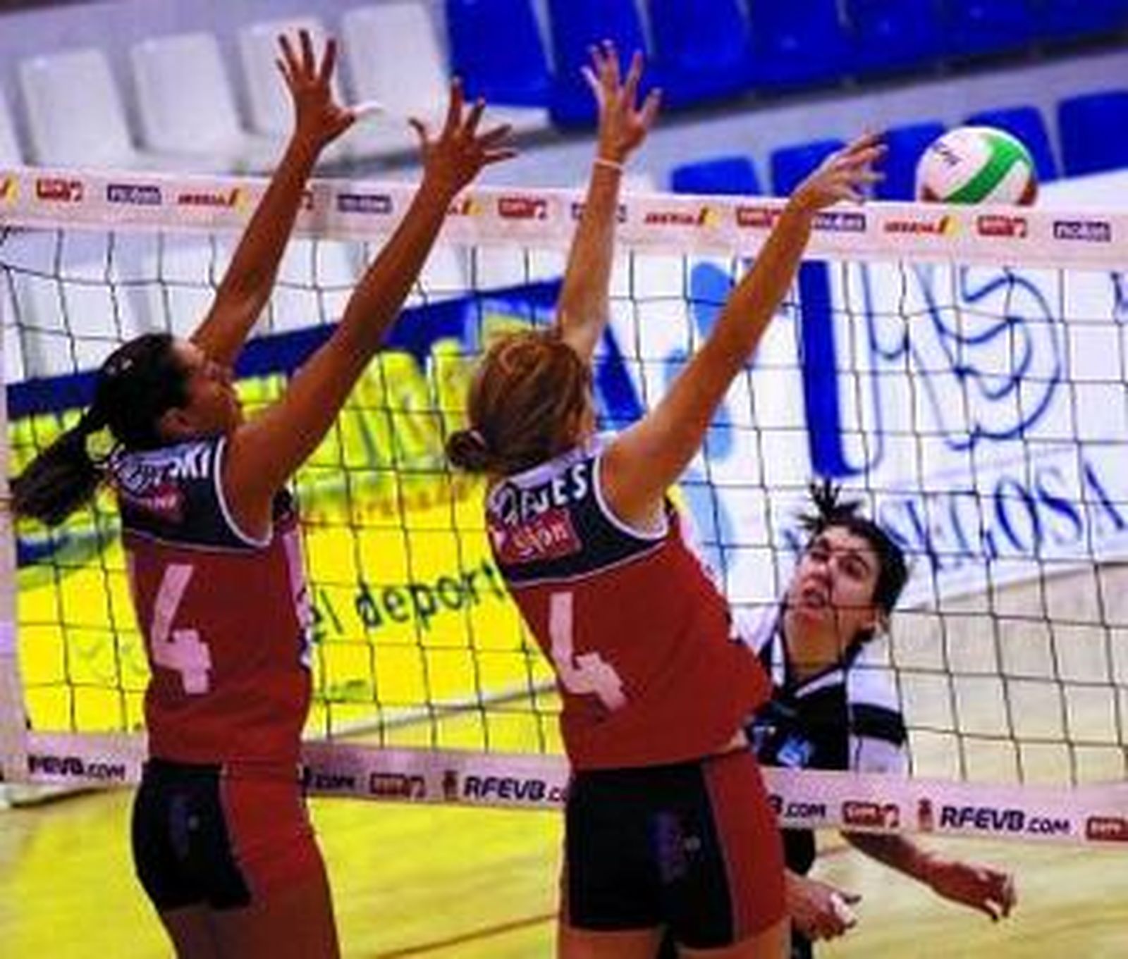 La italo-argentina Boscacci no puede con Scharnovski e Imargues.