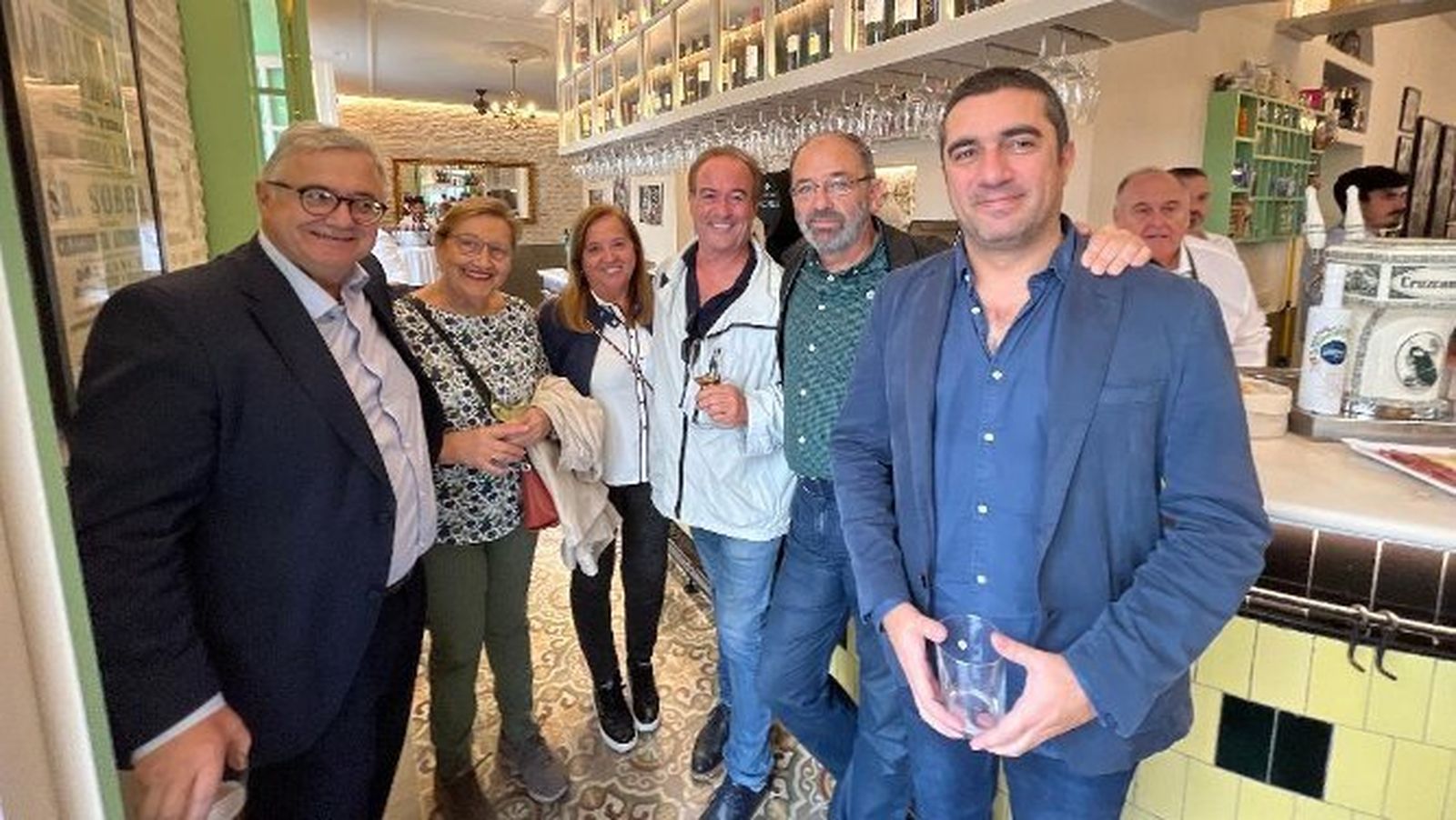 Antonio Yélamo, Paqui Cea, Encarna Díaz, Javier Osuna, Fernando Santiago y Javier Juárez, durante la inauguración.