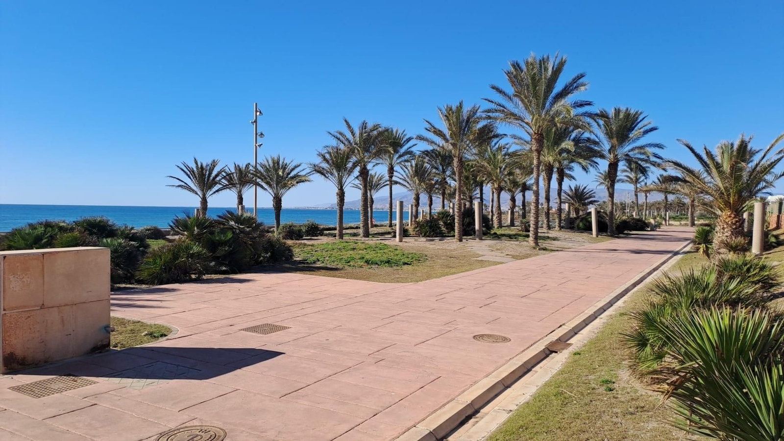 Paseo marítimo de El Toyo