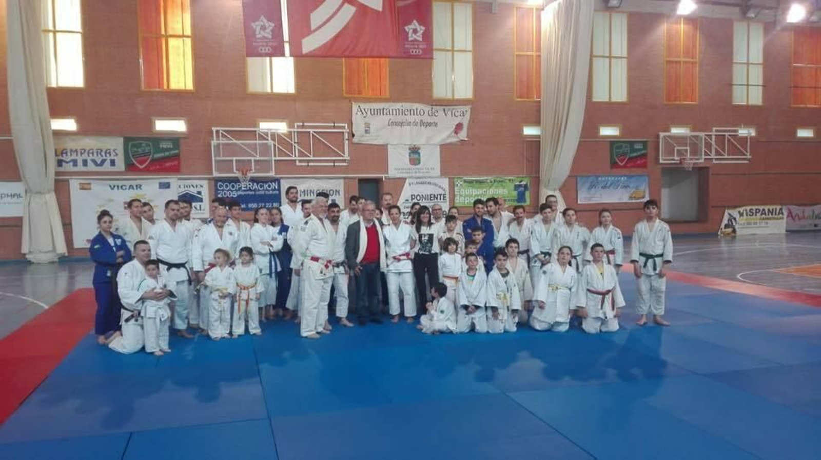 Foto de familia de los participantes de la masterclass de Miriam Blasco