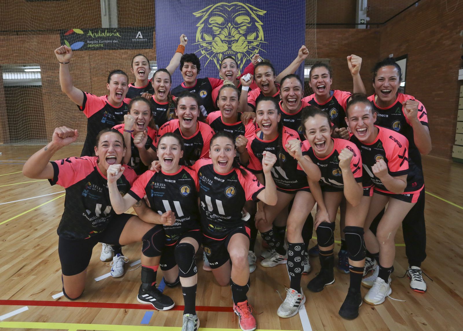 Las jugadoras del Costa del Sol, antes del partido.