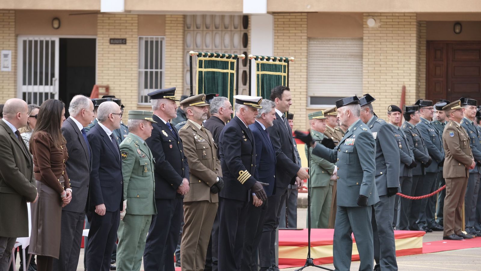 Las imágenes de la toma de posesión del nuevo coronel jefe de la Guardia Civil de Almería