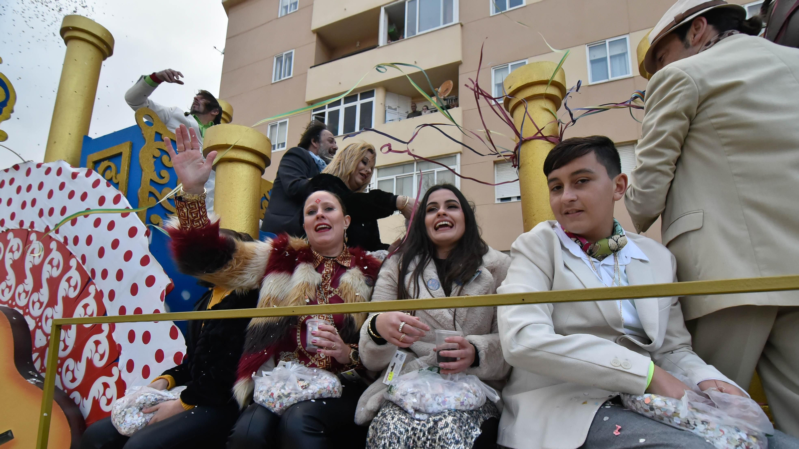 Fotos del pasacalles de Carnaval en Tarifa