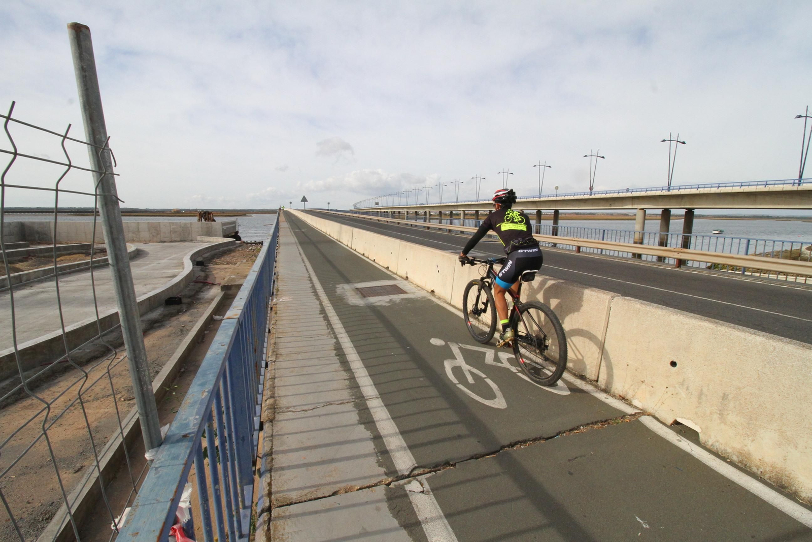 Imágenes del mal estado del puente Sifón.