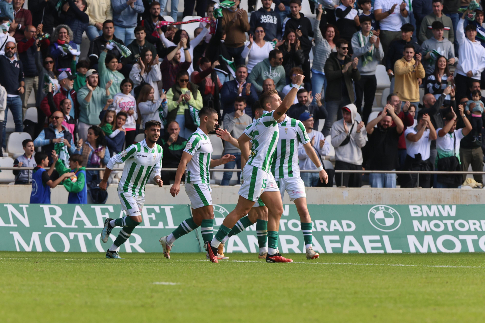 Córdoba CF - Ceuta: Las mejores fotos del partido en El Arcángel