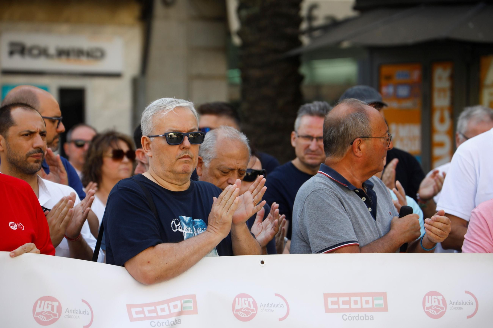 En imágenes, la concentración por los fallecidos en accidente laboral en Córdoba