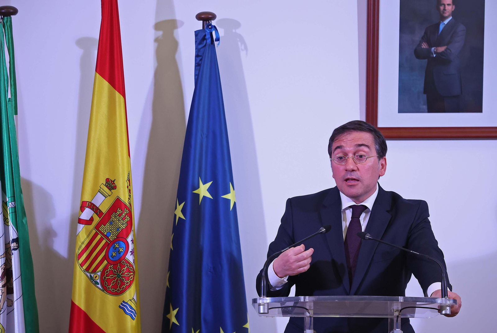 La reunión sobre el Brexit entre los alcaldes de la comarca y el ministro de Exteriores José Manuel Albares, en imágenes