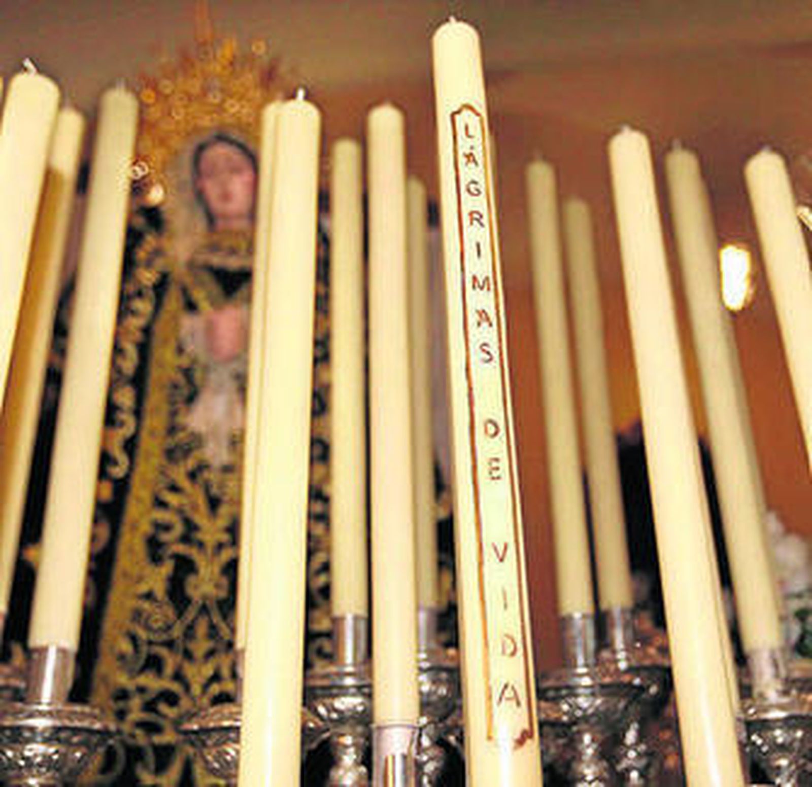 Vela del proyecto solidario que procesionará esta noche junto a La Soledad.