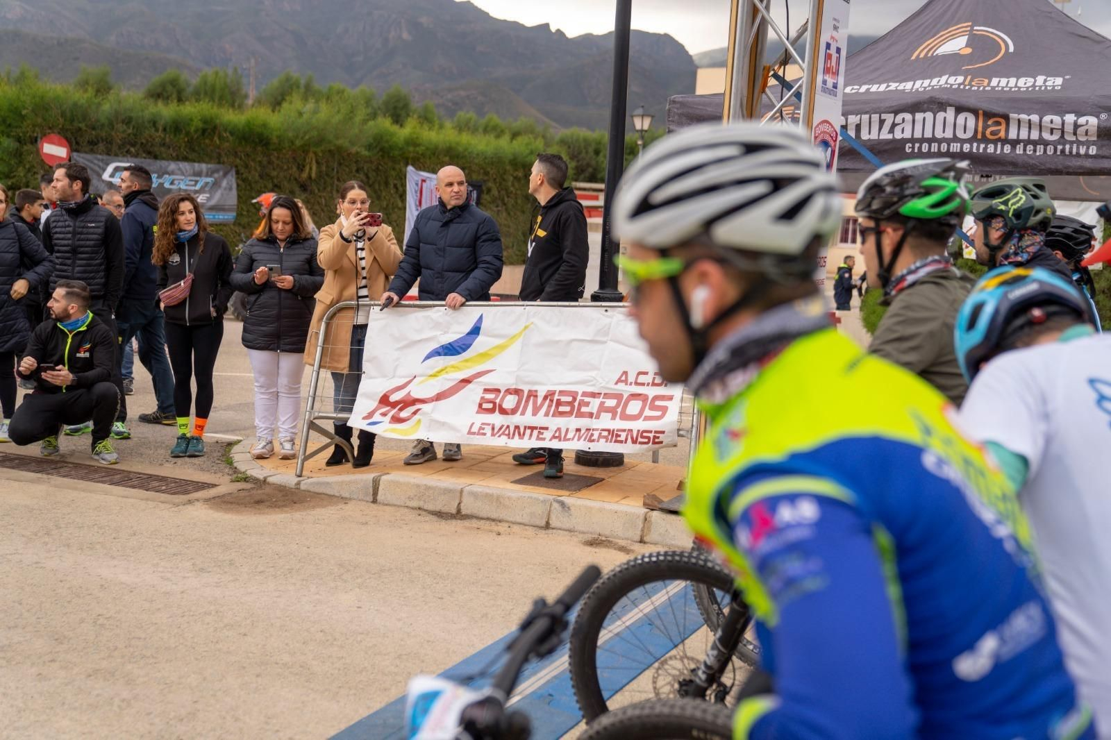 El público animó al más de medio millar de ciclistas