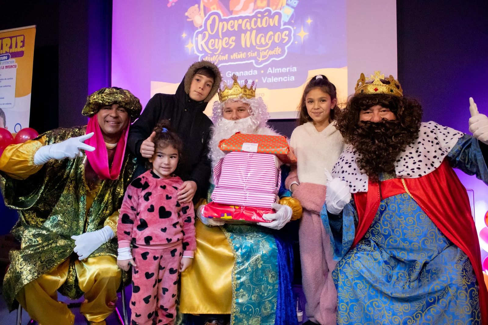 Inpavi Granada vuelve a proteger el derecho al juego de los más pequeños regalando juguetes a los niños en riesgo de exclusión