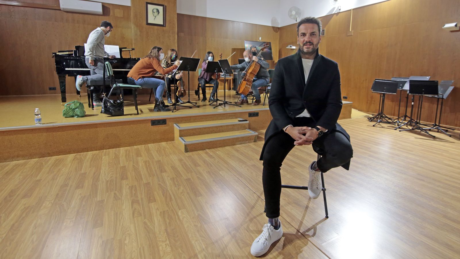 Jesús Méndez posa para Diario de Jerez en el conservatorio.