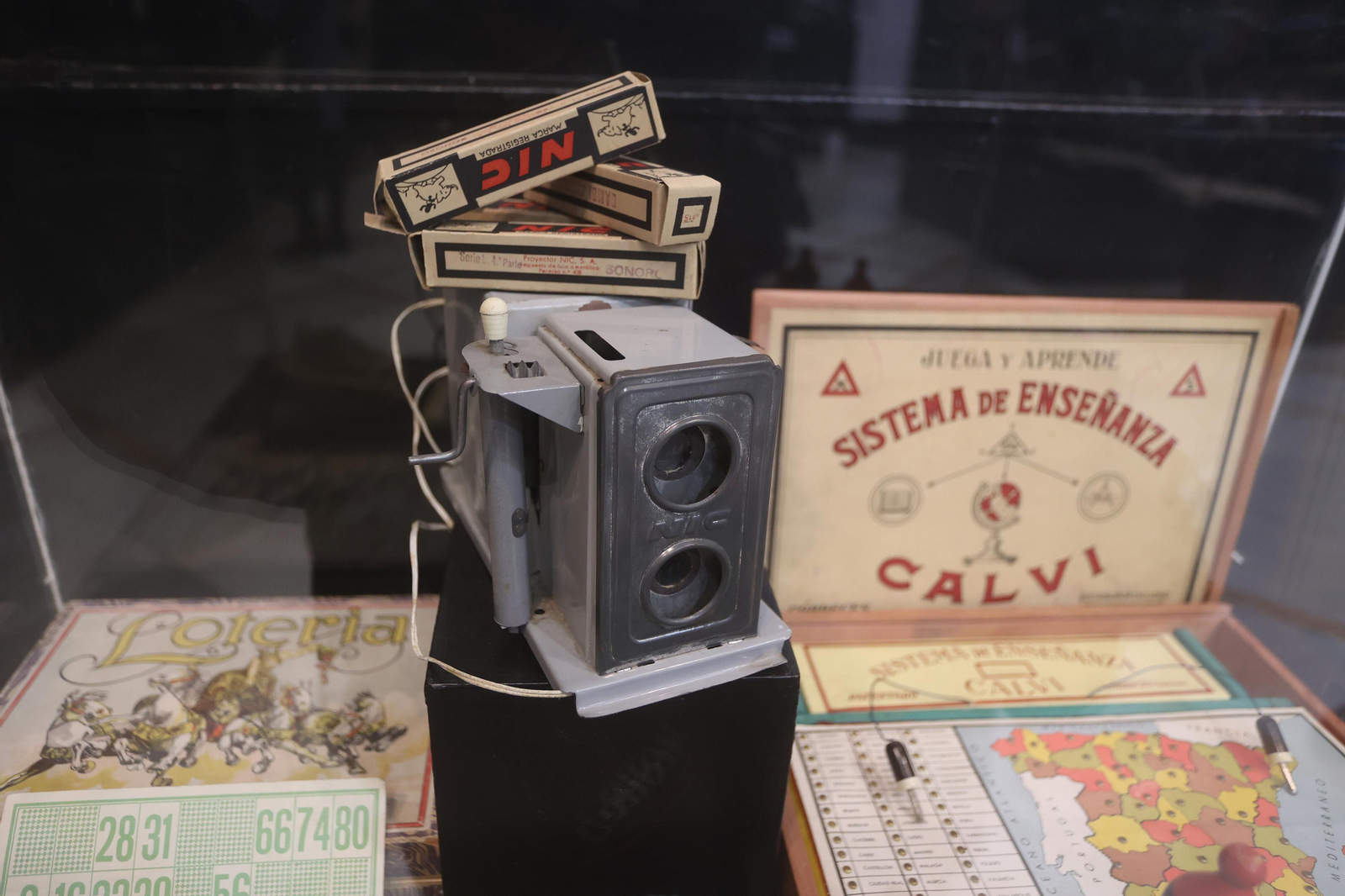 Exposición de juguetes antiguos en el Mercantil