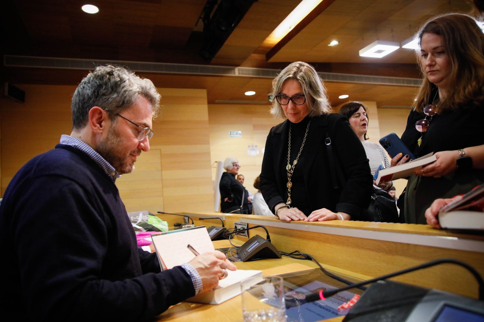 ¿Has estado en la presentación del libro de Máximo Huerta? Entra en la galería y buscate