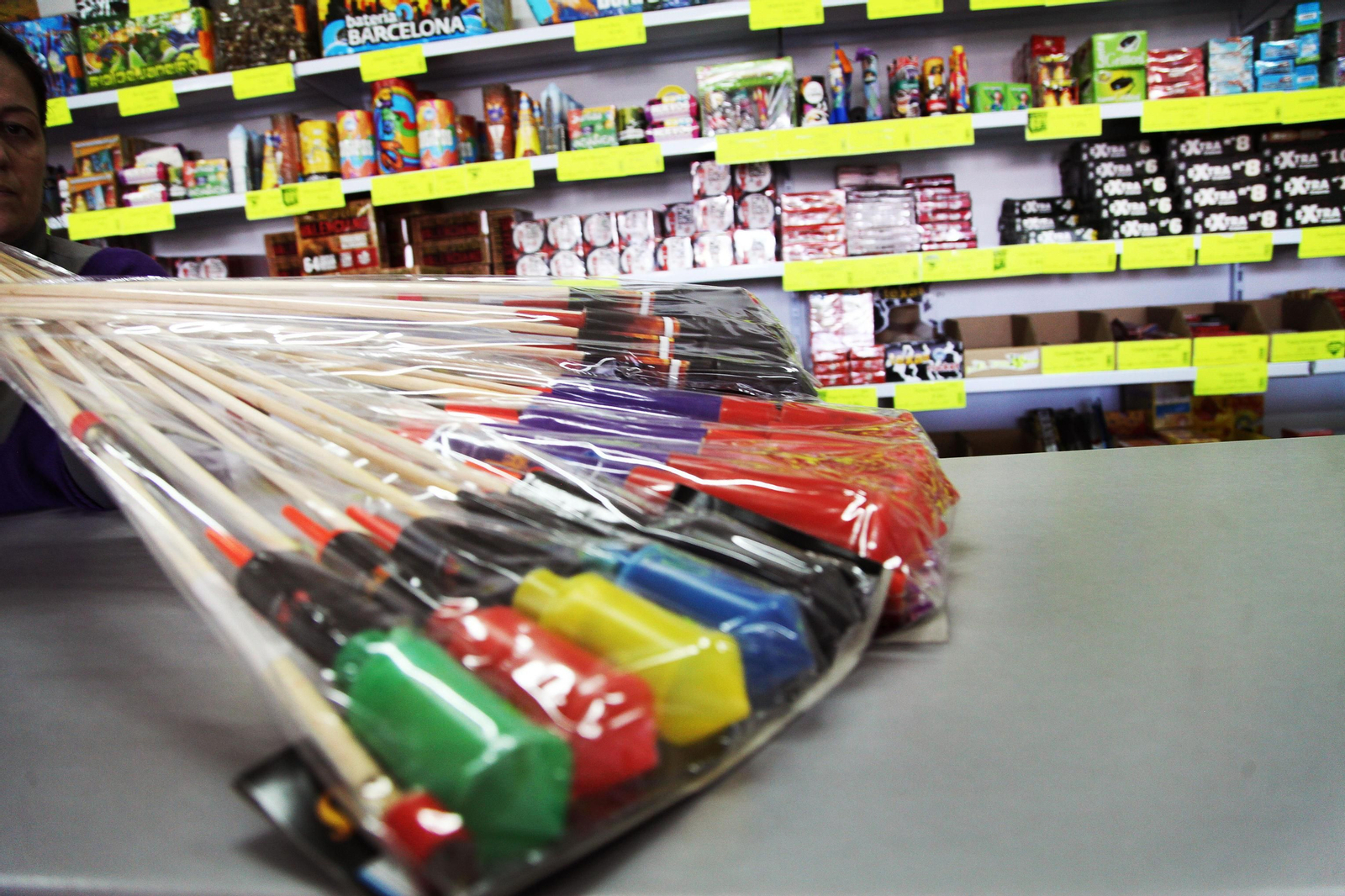 Prohibida la venta de material pirotécnico en tiendas sin licencia