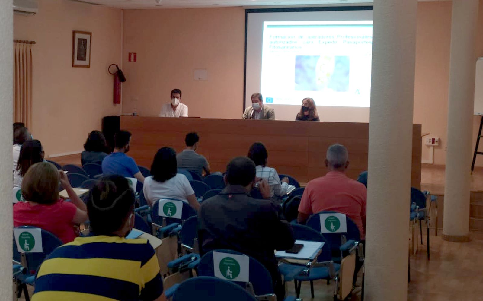 Seminarios sobre la nueva normativa para productores de material vegetal.