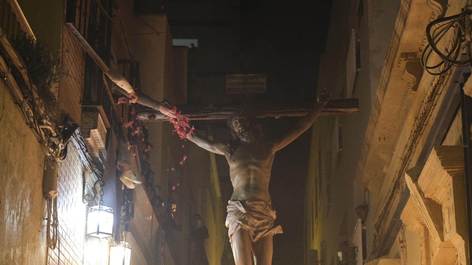 Procesión del Perdón en Almería, en imágenes