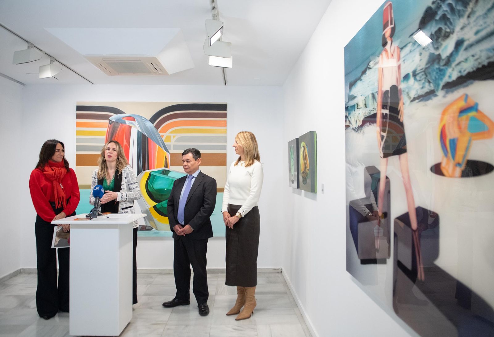 Una imagen de la presentación de la exposición 'El pabellón de hielo', de Paula Vicenti, en la Sala Rivadavia.