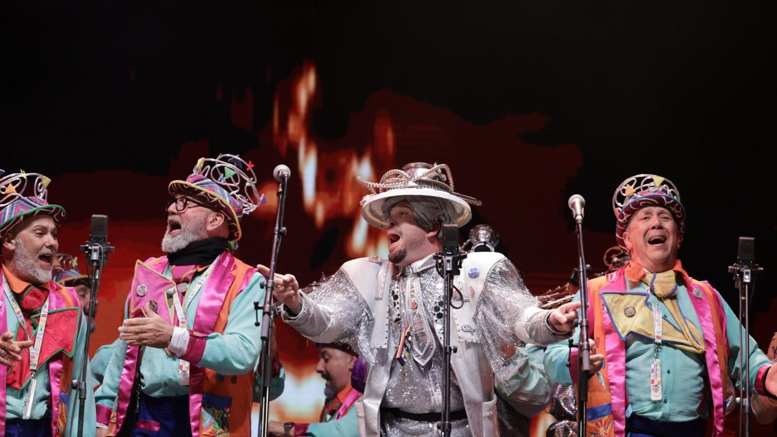 Búscate entre las mejores imágenes de la quema del dios Momo