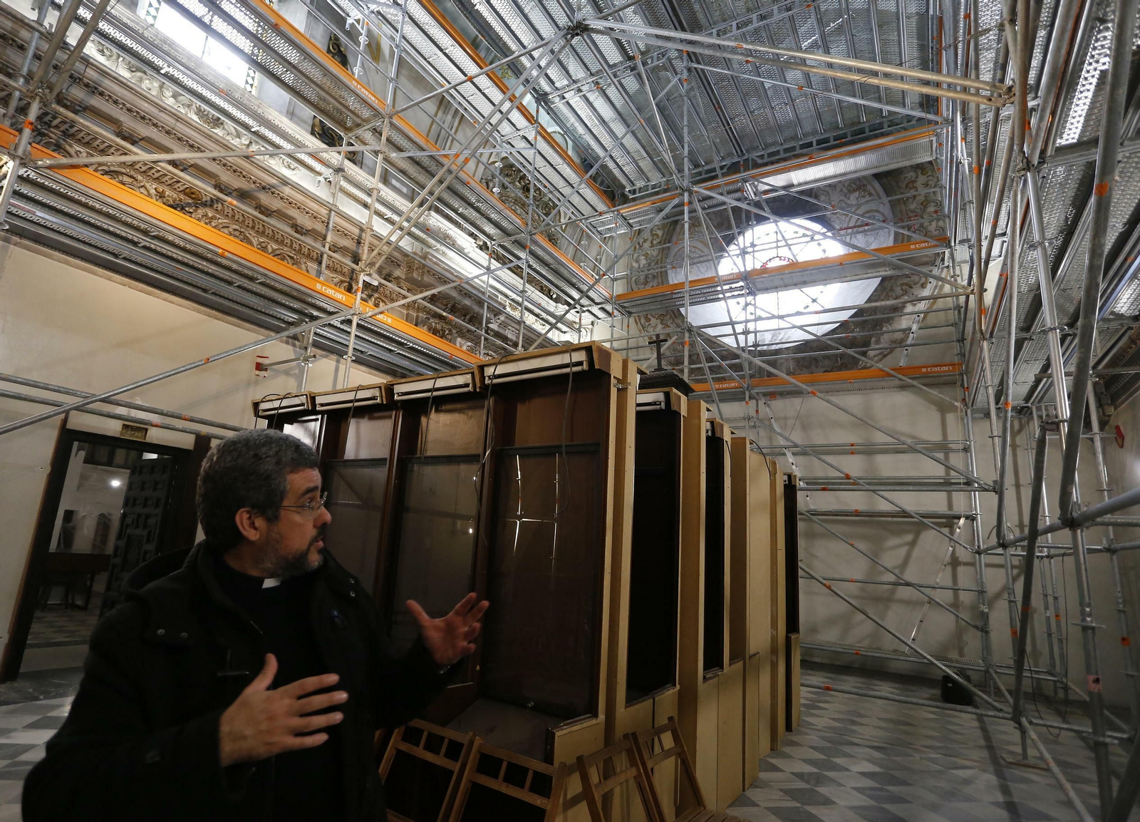 La restauración del coro alto de la parroquia de la Magdalena