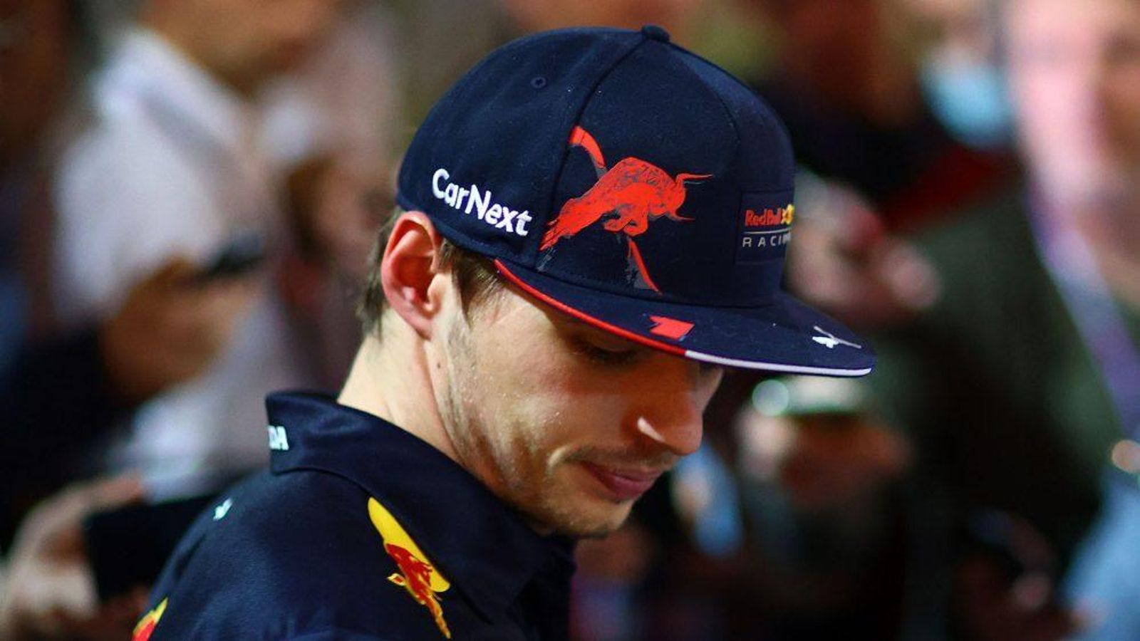 Un cariacontecido Verstappen en Baréin. Un cariacontecido Verstappen en Baréin.