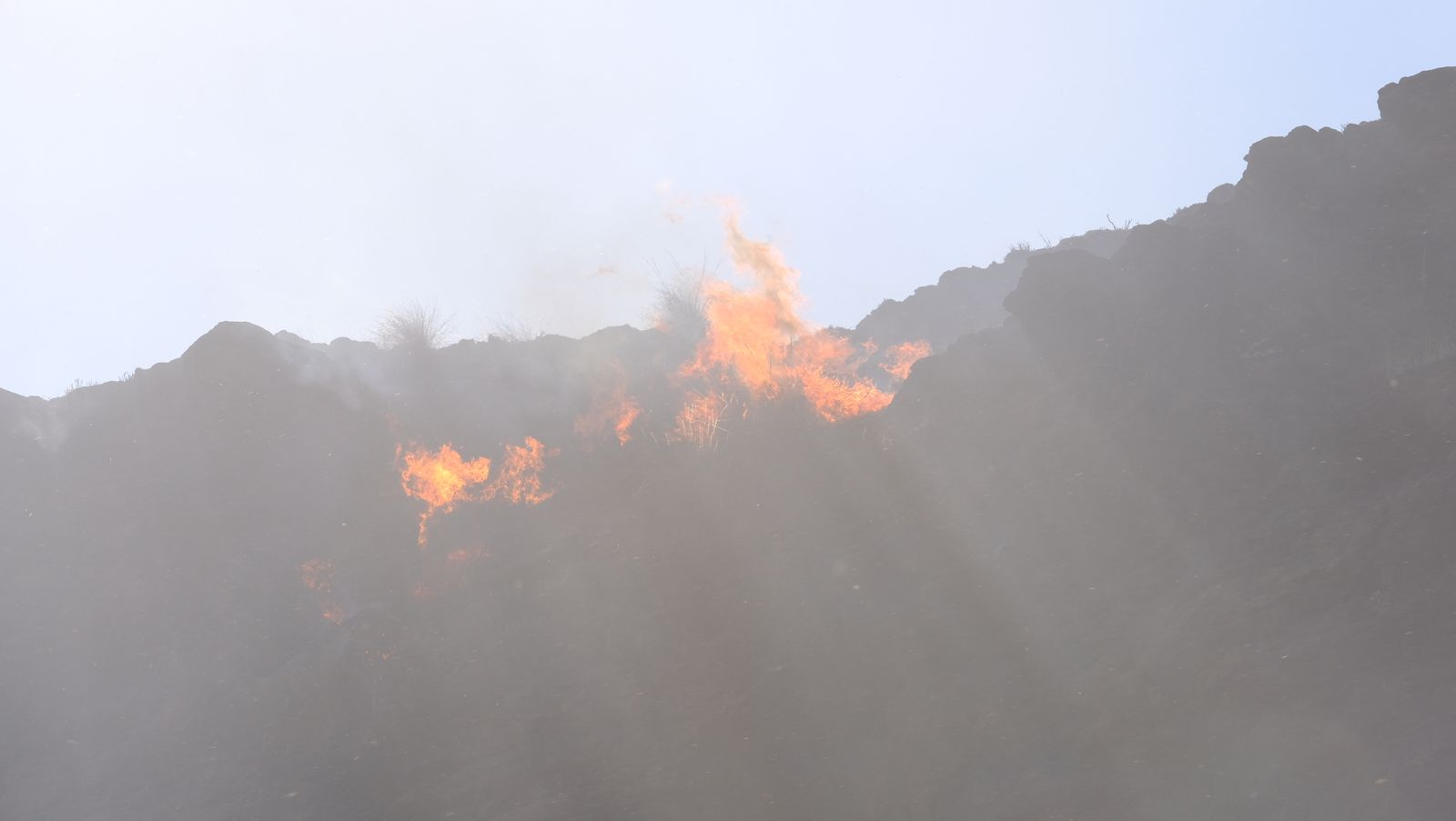 Fotogalería incendio en Castro de Filabres. Almería