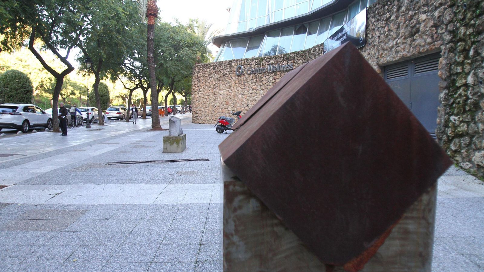 Esculturas en la calle San Sebastián.