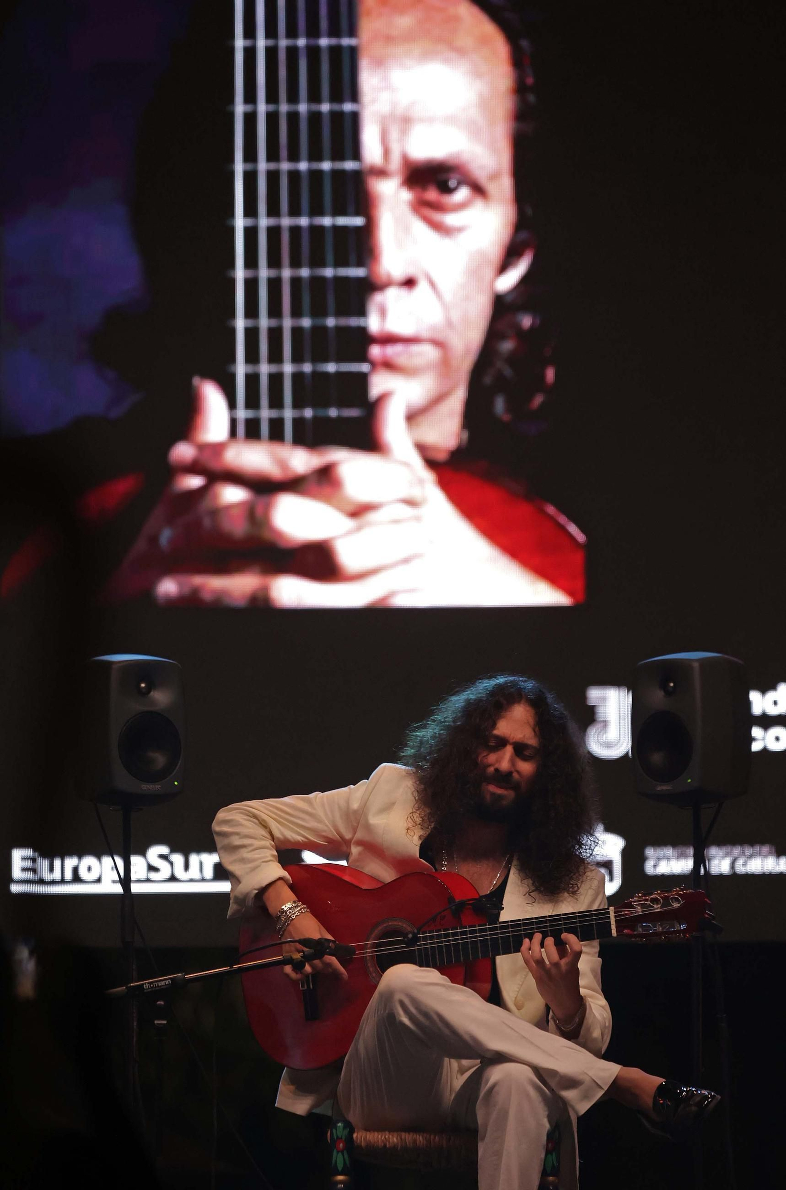 Fotos de la tercera sesión del XI Encuentro Internacional de Guitarra Paco de Lucía en Algeciras: Joni Jiménez y Antonio Canales
