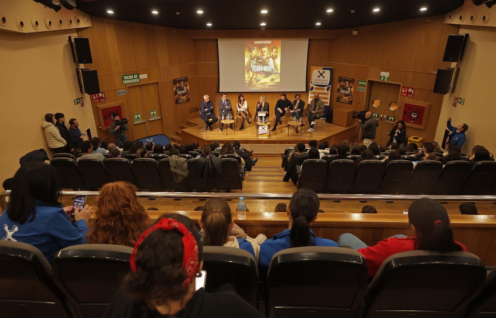Fotos de la presentación de la película 'Tierra de Nadie' en colaboración con Coorinadora Alternativas en Algeciras