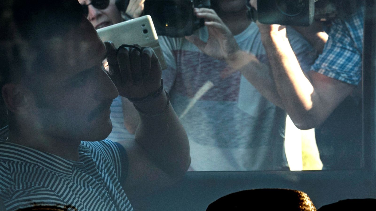 Uno de los miembros de La Manada, Alfonso Jesús Cabezuelo, dejando la cárcel de Alcalá Meco.