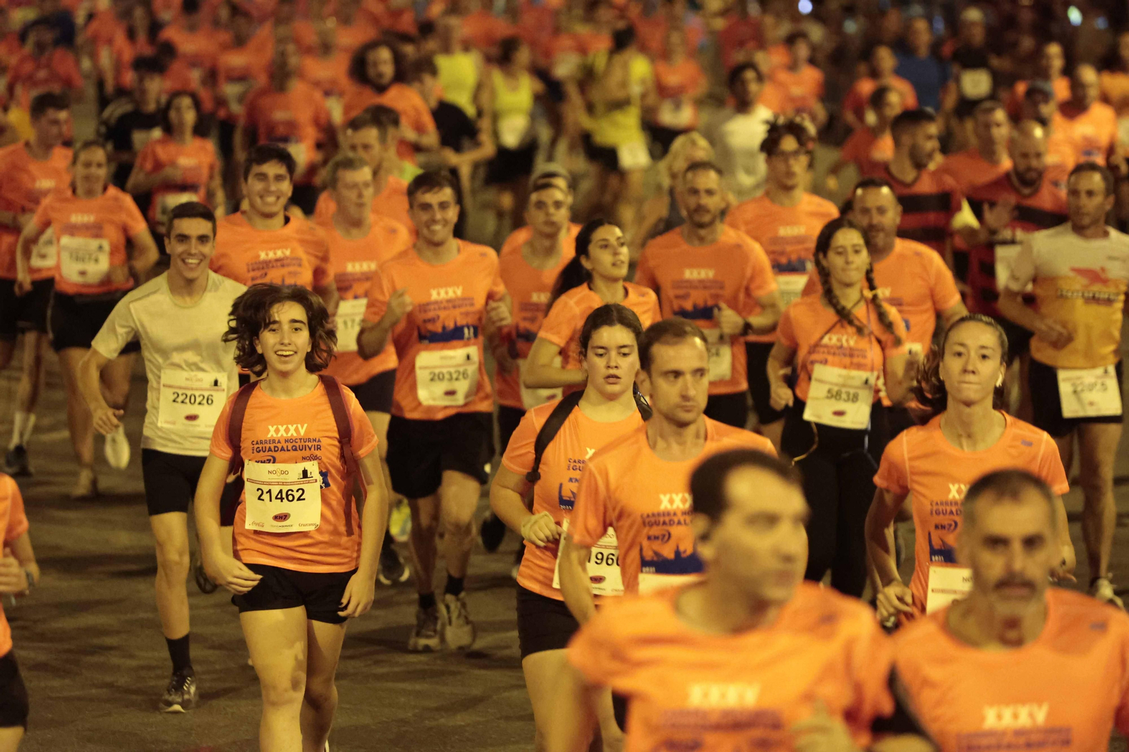 Búscate en las fotos de la Carrera Nocturna