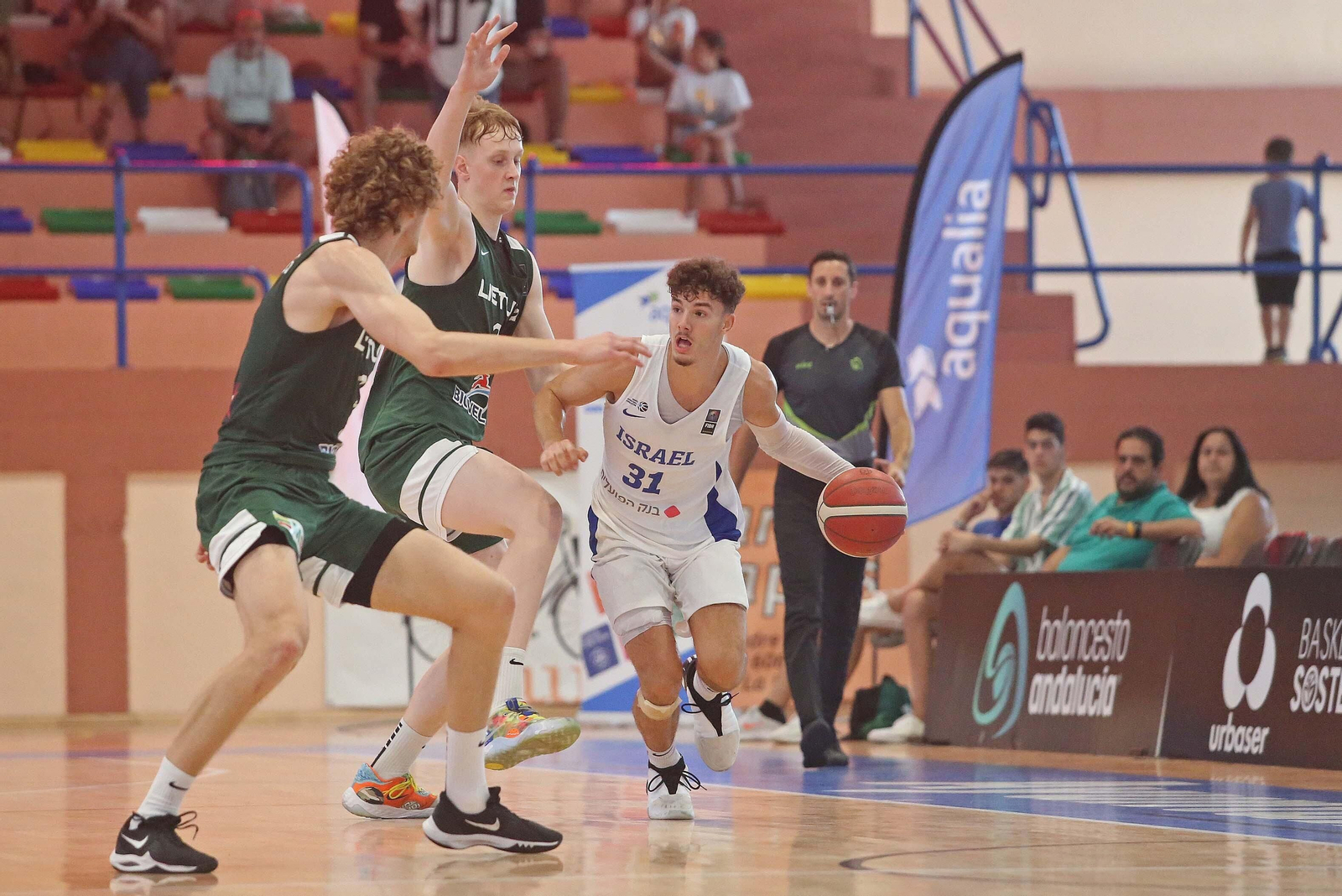 Fotos de la jornada final del Torneo Internacional de Baloncesto U-20 en La Línea