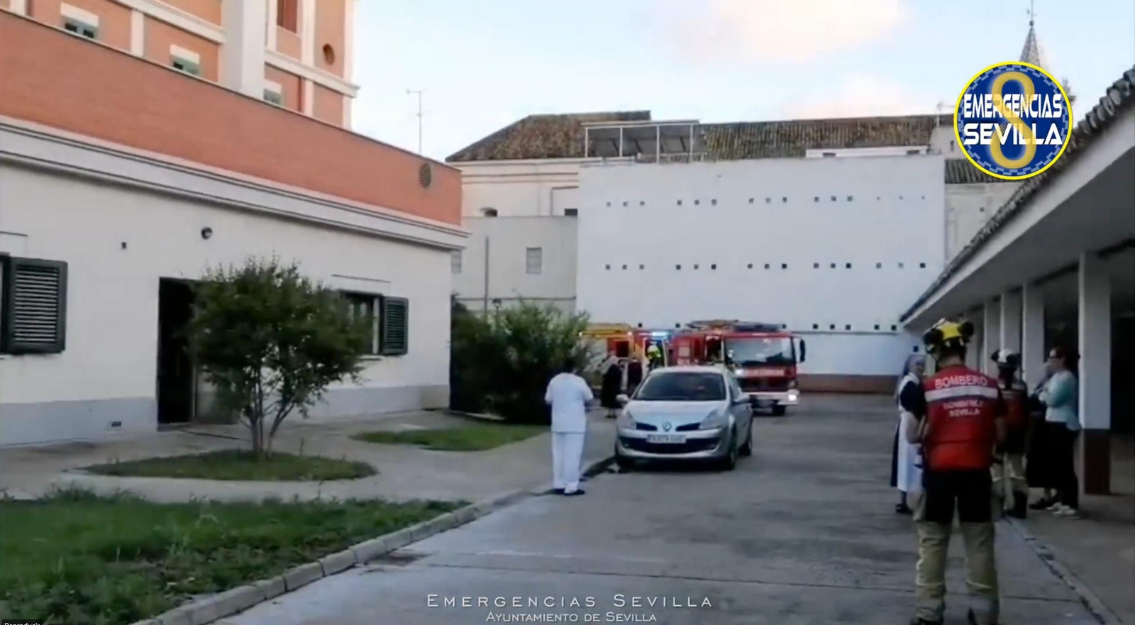 Momento del desalojo por el incendio.