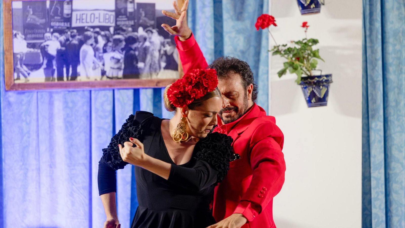 Jaime Cala y Diana Andrades, bailando unas sevillanas. Jaime Cala y Diana Andrades, bailando unas sevillanas.