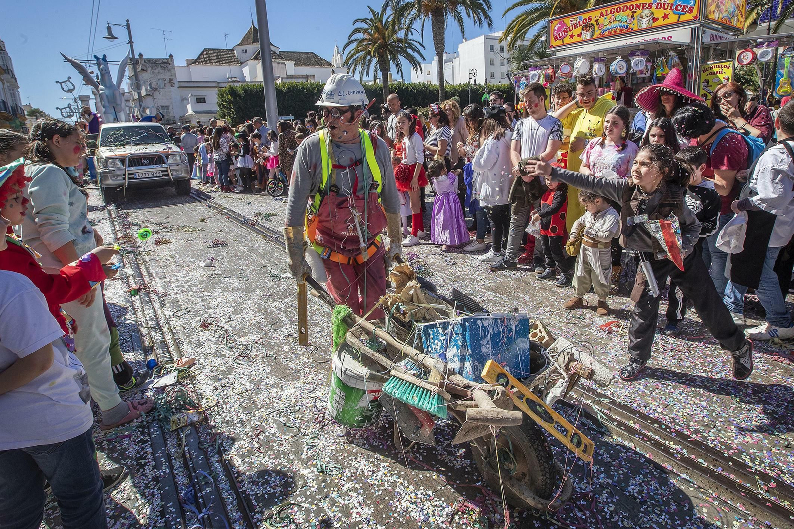 La cabalgata de Carnaval de 2019 a su paso por la Alameda.