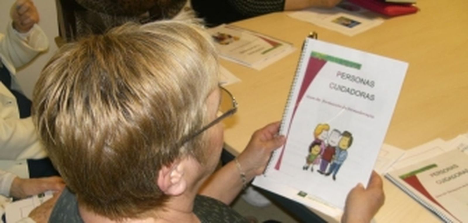 La Unidad de Gestión Clínica Alcazaba pone en marcha un Aula de Cuidadoras de la Escuela de Pacientes